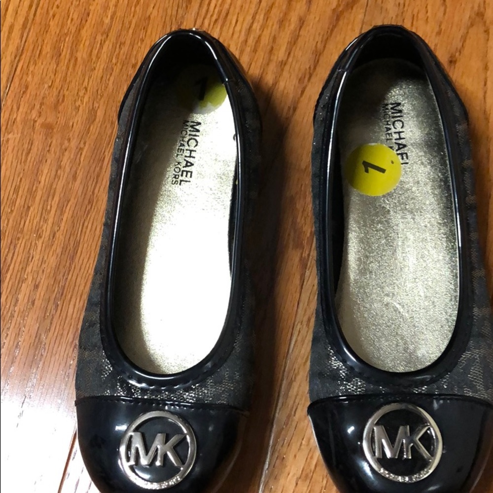 Michael Korda girls show size 1 never worn